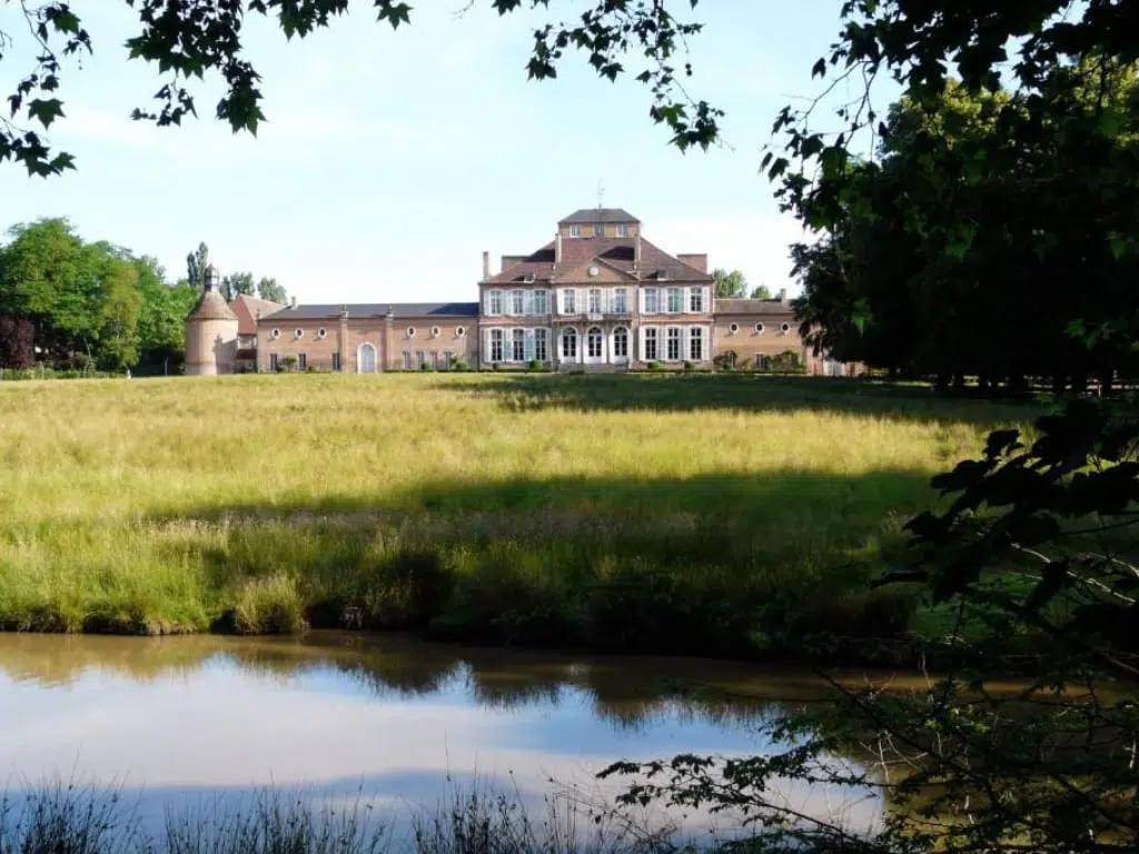 Vue du Château de Saint-Augustin à l'orée du parc